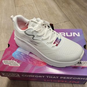 Skechers Max Cushioning Elite 2.0 Levitate Hvit