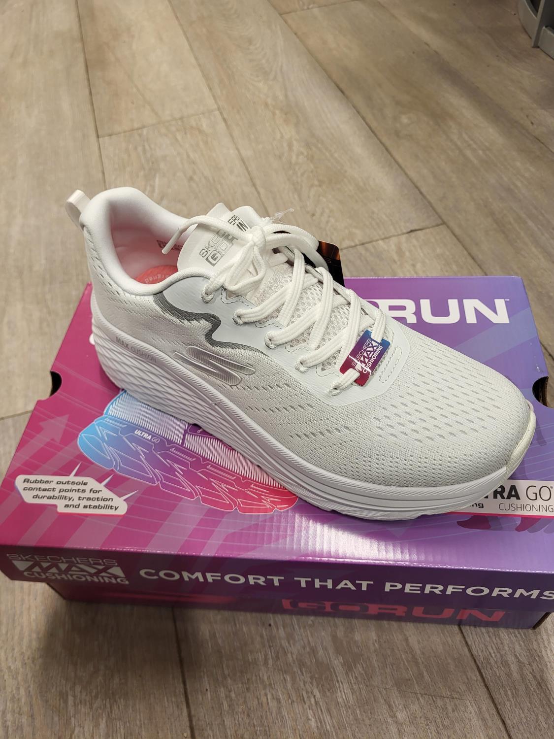 Skechers Max Cushioning Elite 2.0 Levitate Hvit