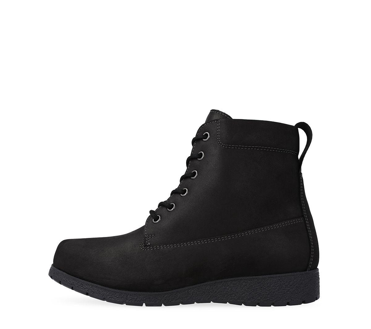Klaveness Fry boot Black waxed nubuck